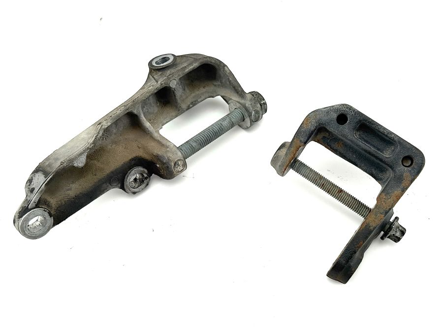 1191553935 1191553935 | Mercedes SL500 | R129 Alternator holder mounts