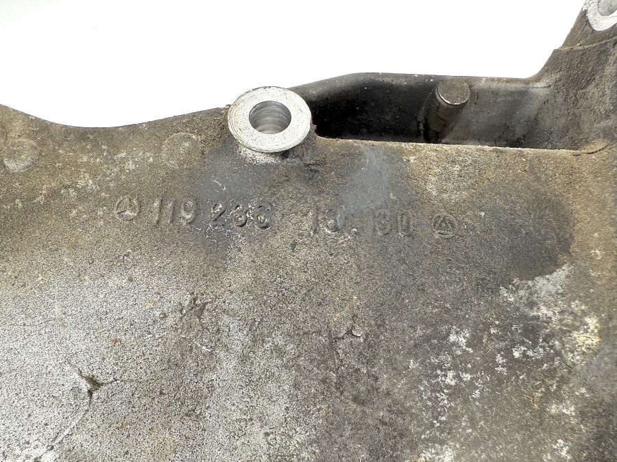 1192361830 | Mercedes SL500 | R129 Air conditioner compressor mounting bracket