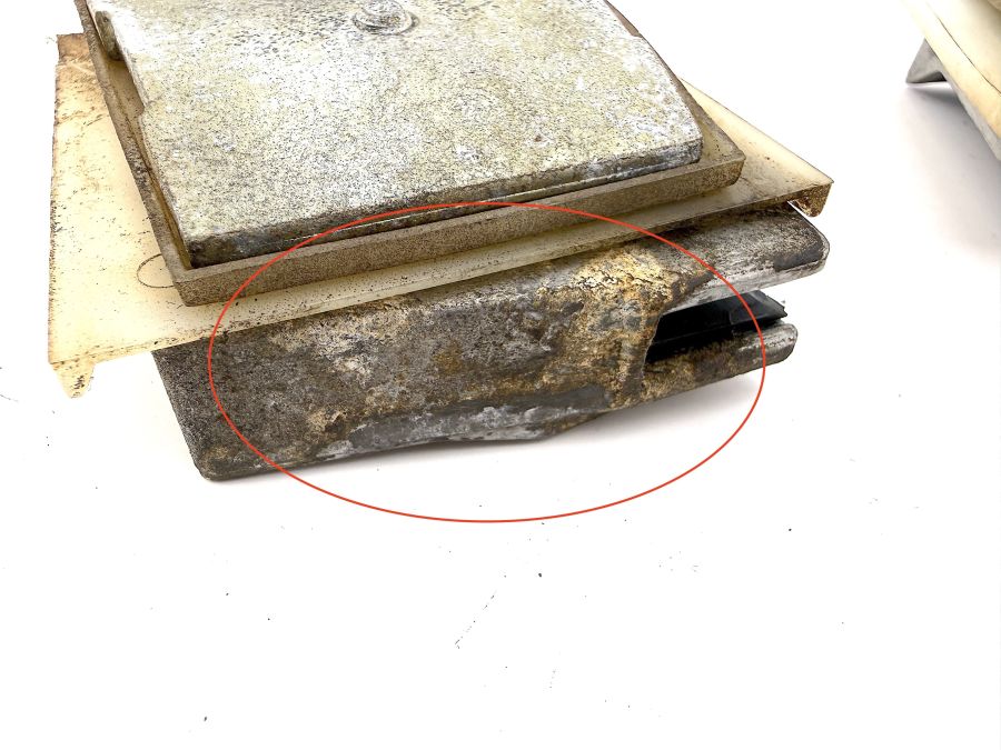1247250132 1247250232 | Mercedes 300SL-24 | R129 Door window guide