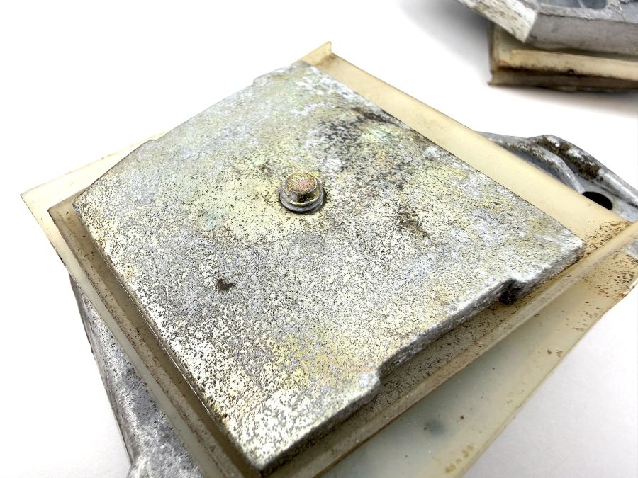 1247250132 1247250232 | Mercedes 300SL-24 | R129 Door window guide