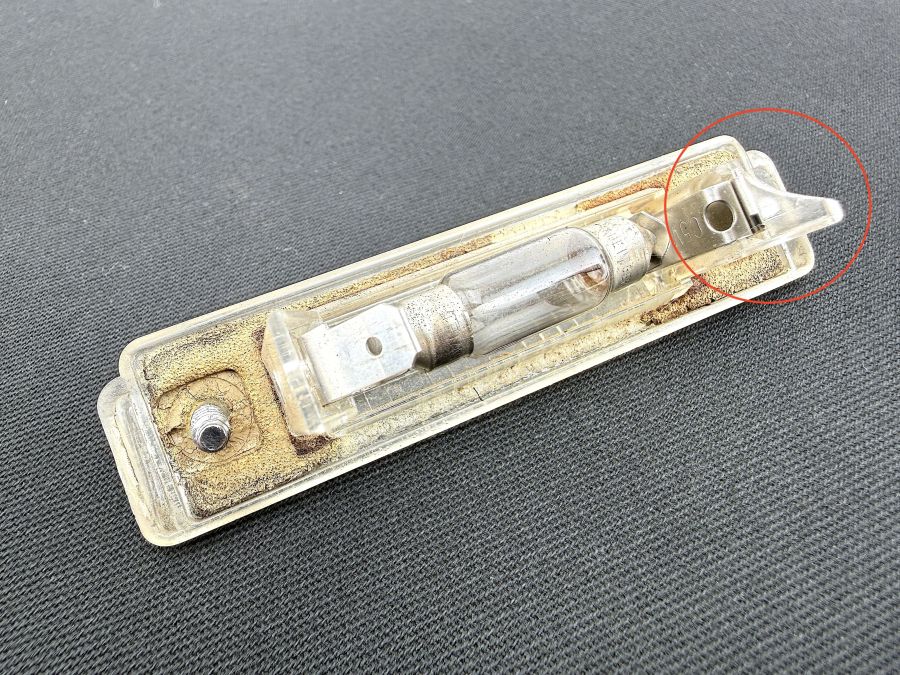 1248200756 124820075664 | Mercedes 300SL-24 | R129 License plate lamp