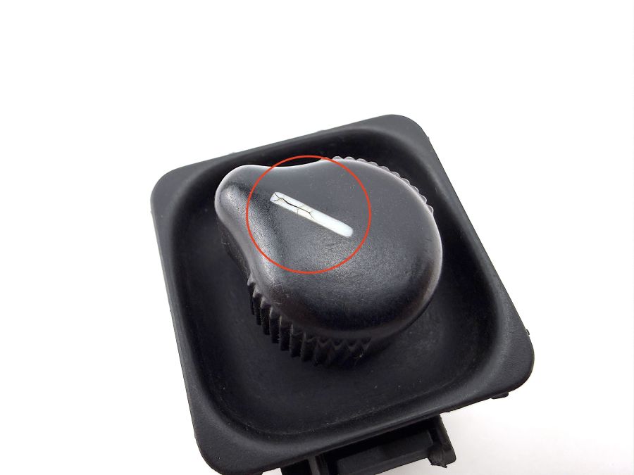 1248205410 | Mercedes 300SL-24 | R129 Mirror adjustment switch