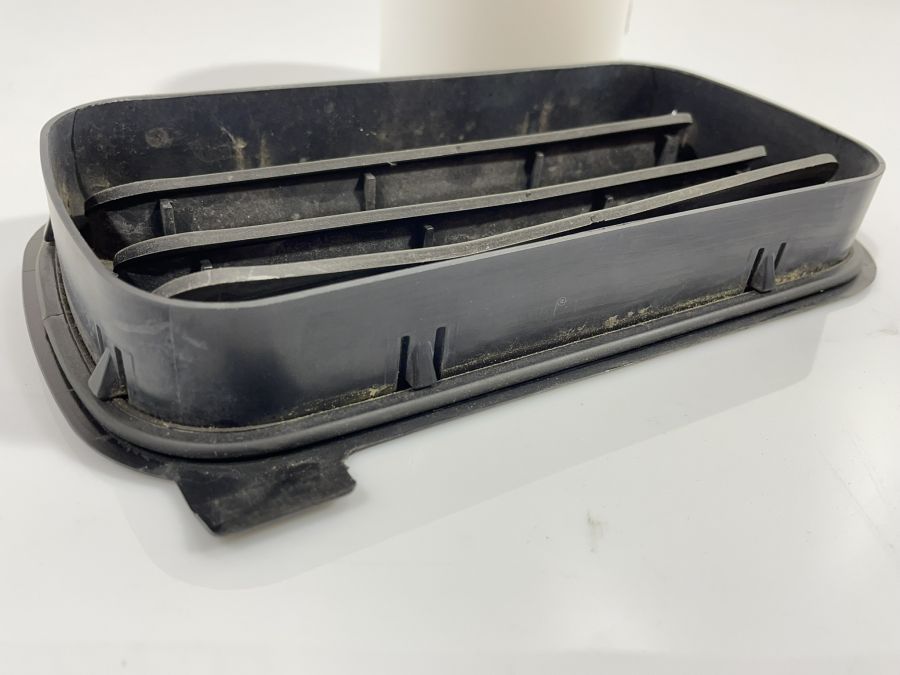 1248370230 1248370242 | Mercedes SL500 | R129 Body ventilation grille