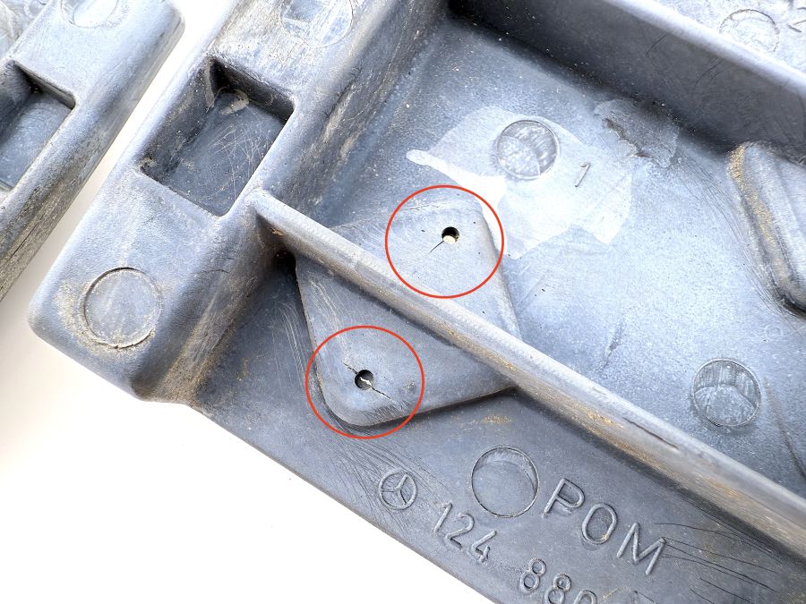 1248800130 | Mercedes SL500 | R129 Rear bumper guide bracket pair