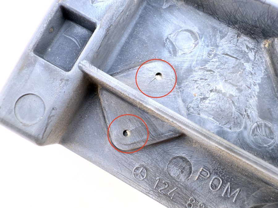 1248800130 | Mercedes SL500 | R129 Rear bumper guide bracket pair