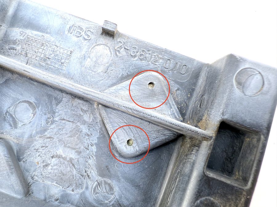 1248800130 | Mercedes SL500 | R129 Rear bumper guide bracket pair