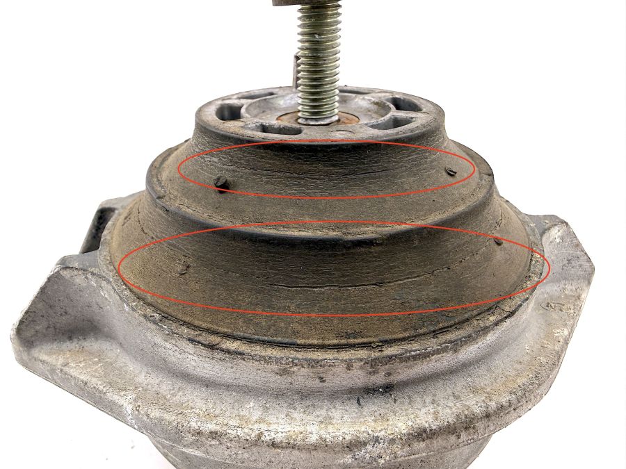 1292400817 | Mercedes 300SL-24 | R129 Engine mount