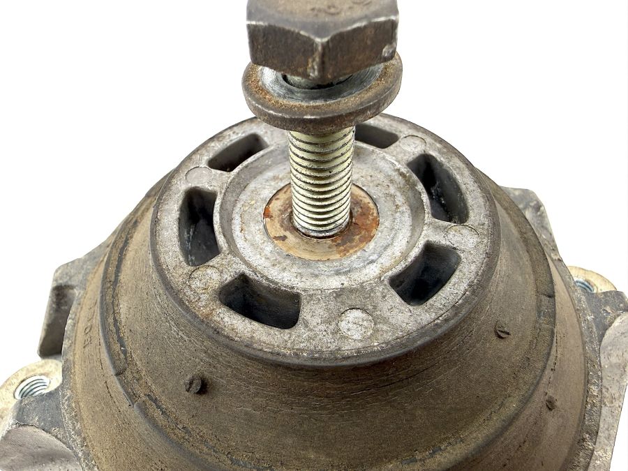 1292400817 | Mercedes 300SL-24 | R129 Engine mount
