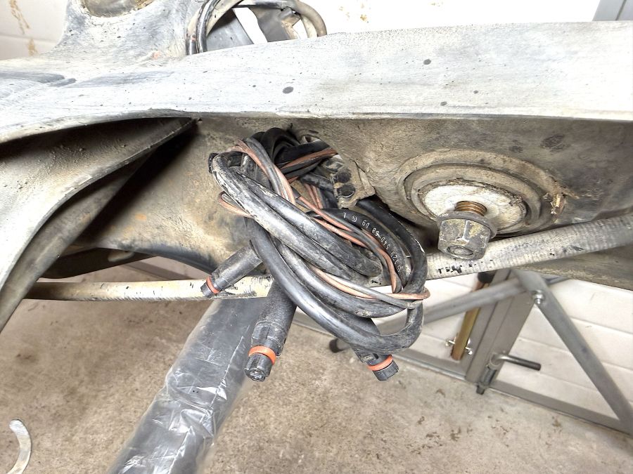 1293501508 2013502032 2013502132 | Mercedes 300SL-24 | R129 Rear subframe
