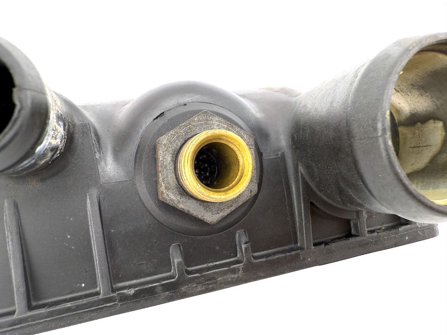 1295000103 | Mercedes SL500 | R129 Engine cooling radiator plastic sides 1295000103 | Mercedes SL500 | R129 Engine cooling radiator plastic sides