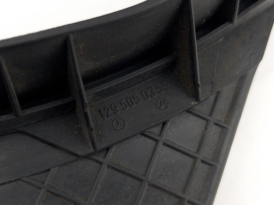 1295000155 1295050355 1295050255 | Mercedes SL500 | R129 Engine radiator fan shroud 1295000155 1295050355 1295050255 | Mercedes SL500 | R129 Engine radiator fan shroud