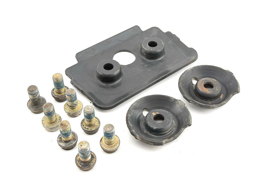 1295240088 1295240176 0019901612 | Mercedes 300SL-24 | R129 Stabilizer struts cover plates with bolts