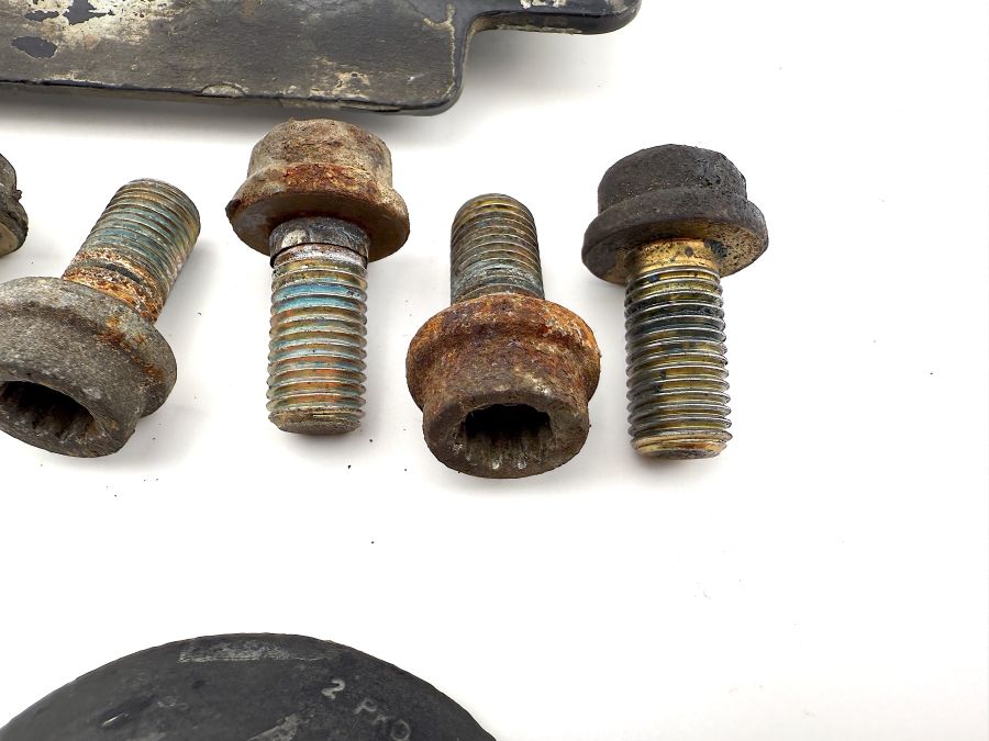 1295240088 1295240176 0019902512 | Mercedes SL500 | R129 Stabilizer struts cover plates with bolts