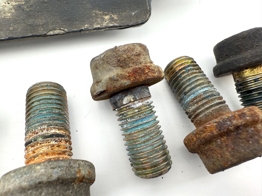 1295240088 1295240176 0019902512 | Mercedes SL500 | R129 Stabilizer struts cover plates with bolts