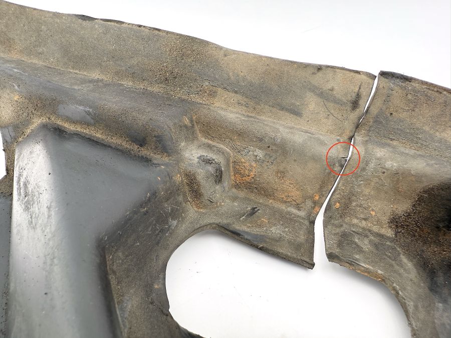 1295241030 | Mercedes SL500 | R129 Engine bay lower cover left side