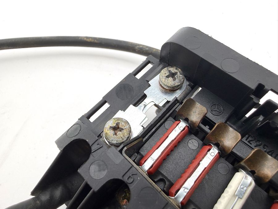 1295400450 0005460285 | Mercedes 300SL-24 | R129 Rear Fuse Box