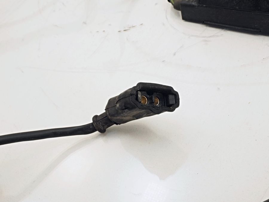 1295400550 1295400082 | Mercedes 500SL | R129 Fuse box cable connectors