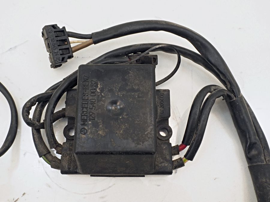 1295400550 1295400082 | Mercedes 500SL | R129 Fuse box cable connectors
