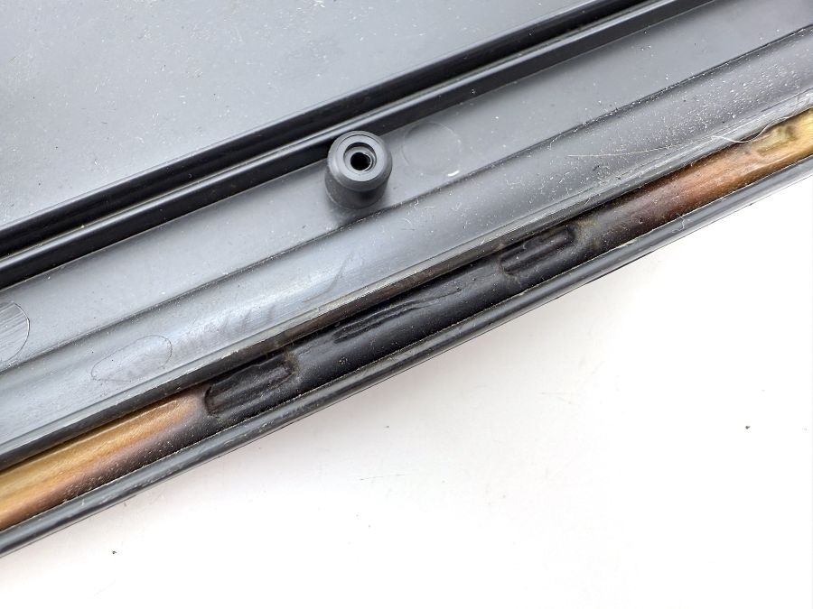 1295400682 1405844321 | Mercedes SL500 | R129 Ecu fuse box control module cover