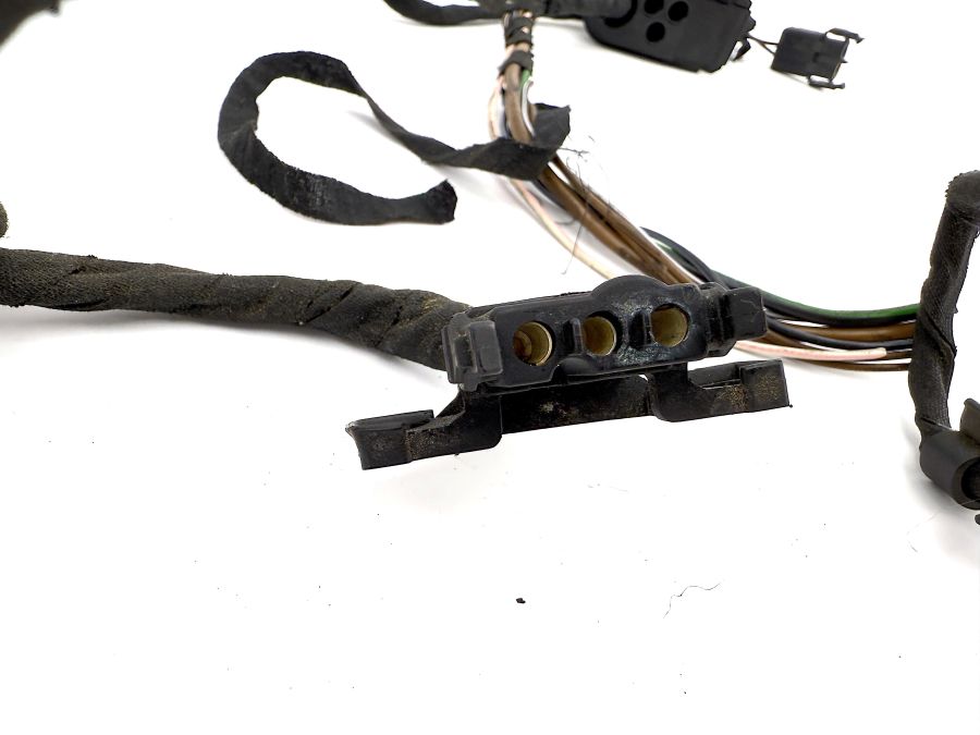 1295400833 0155455128 | Mercedes SL500 | R129 AC Heater motor blower fans wiring connector 1295400833 0155455128 | Mercedes SL500 | R129 AC Heater motor blower fans wiring connector