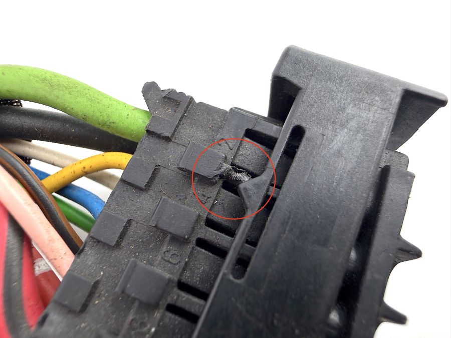 1295401107 0005463037 0175452528 | Mercedes 300SL-24 | R129 Roof control module wiring connectors
