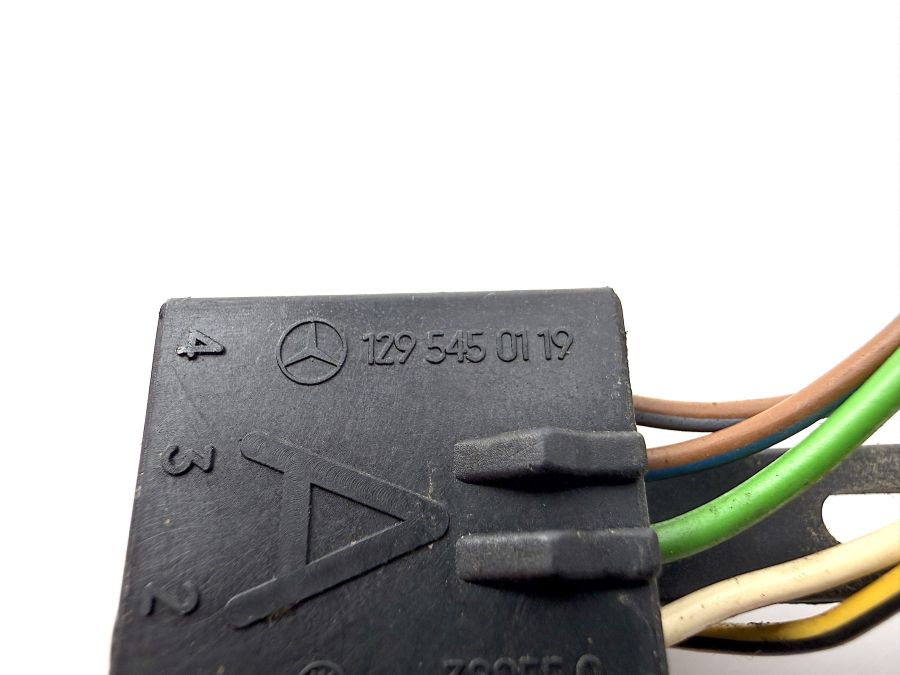 1295450019 1295450119 0105455028 | Mercedes 300SL-24 | R129 Instrument cluster wiring connectors