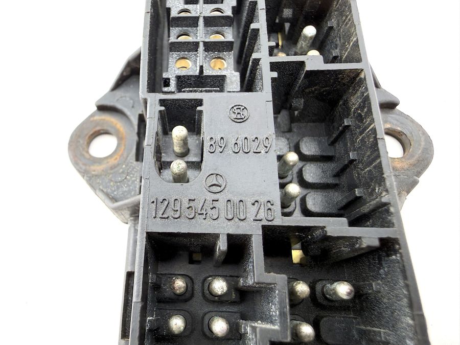 1295450026 1295453140 | Mercedes 300SL-24 | R129 Electric cable connector with bracket