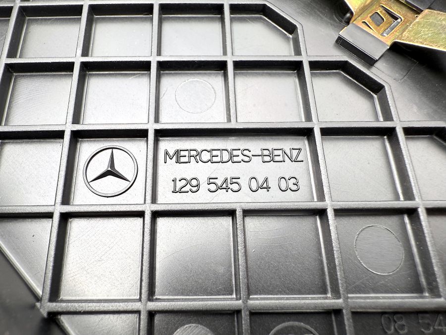 1295450747 1295401050 1295452000 | Mercedes SL500 | R129 Fuse box with cover 1295450747 1295401050 1295452000 | Mercedes SL500 | R129 Fuse box with cover