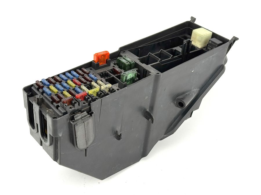 1295450747 1295401050 1295452000 | Mercedes SL500 | R129 Fuse box with cover 1295450747 1295401050 1295452000 | Mercedes SL500 | R129 Fuse box with cover
