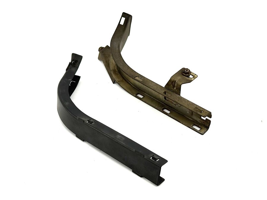 1295460064 1295400018 | Mercedes SL500 | R129 Rear axle cable duct cap 1295460064 1295400018 | Mercedes SL500 | R129 Rear axle cable duct cap