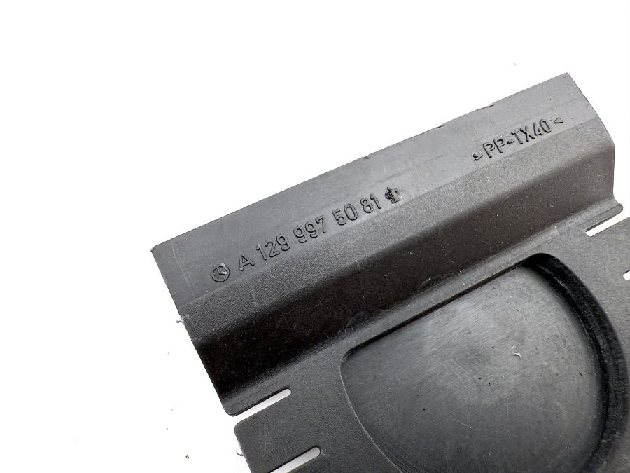 1295461437 1295463637 1299975081 | Mercedes SL500 | R129 Firewall partition cap set