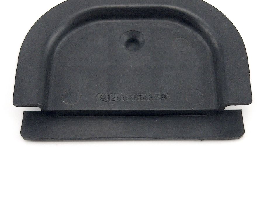 1295461437 1295463637 | Mercedes SL500 | R129 Firewall partition caps