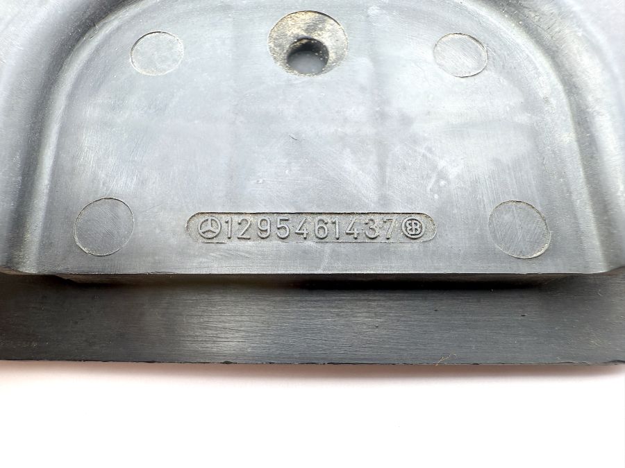 1295461437 1295463637 | Mercedes SL500 | R129 Firewall partition caps 1295461437 1295463637 | Mercedes SL500 | R129 Firewall partition caps