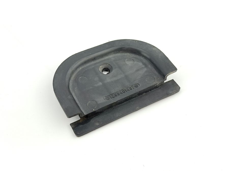 1295461437 1295463637 | Mercedes SL500 | R129 Firewall partition caps