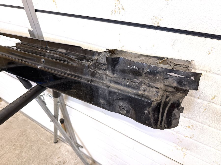 1296301440 1296100410 | Mercedes SL500 | R129 Right threshold of the body 1296301440 1296100410 | Mercedes SL500 | R129 Right threshold of the body