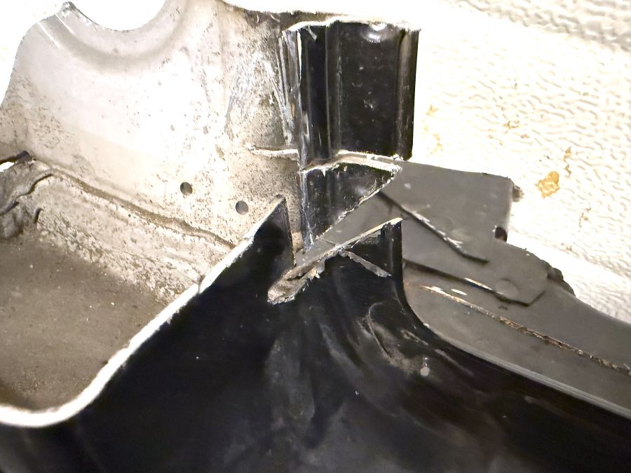 1296301440 1296100410 | Mercedes SL500 | R129 Right threshold of the body 1296301440 1296100410 | Mercedes SL500 | R129 Right threshold of the body