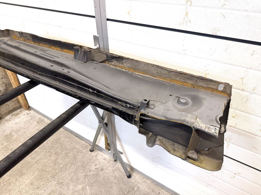 1296301440 1296100410 | Mercedes SL500 | R129 Right threshold of the body 1296301440 1296100410 | Mercedes SL500 | R129 Right threshold of the body