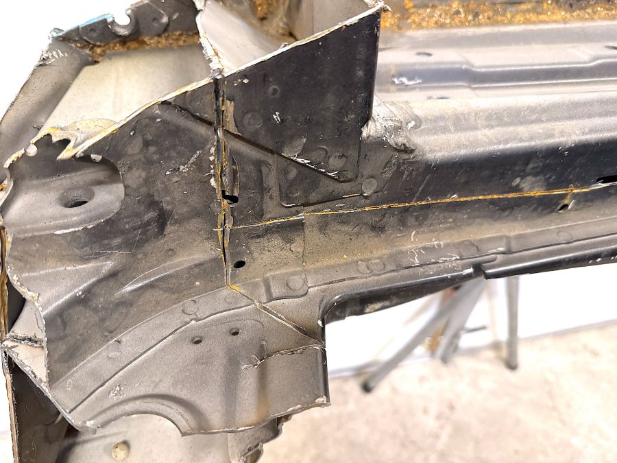 1296301440 1296100410 | Mercedes SL500 | R129 Right threshold of the body 1296301440 1296100410 | Mercedes SL500 | R129 Right threshold of the body