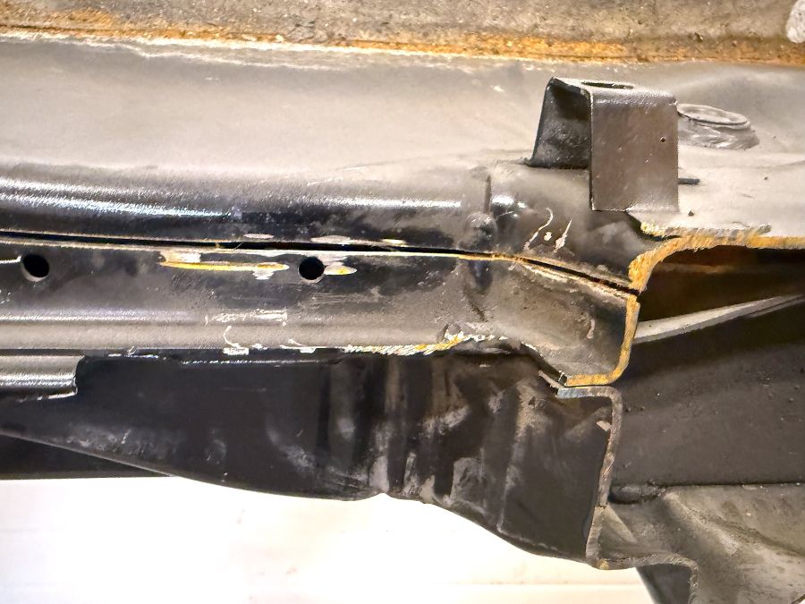 1296301440 1296100410 | Mercedes SL500 | R129 Right threshold of the body 1296301440 1296100410 | Mercedes SL500 | R129 Right threshold of the body