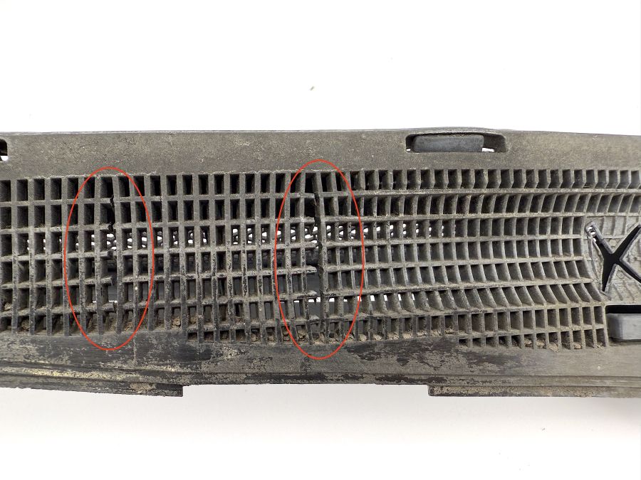 1296700208 | Mercedes SL500 | R129 Windshield cover right lower 1296700208 | Mercedes SL500 | R129 Windshield cover right lower