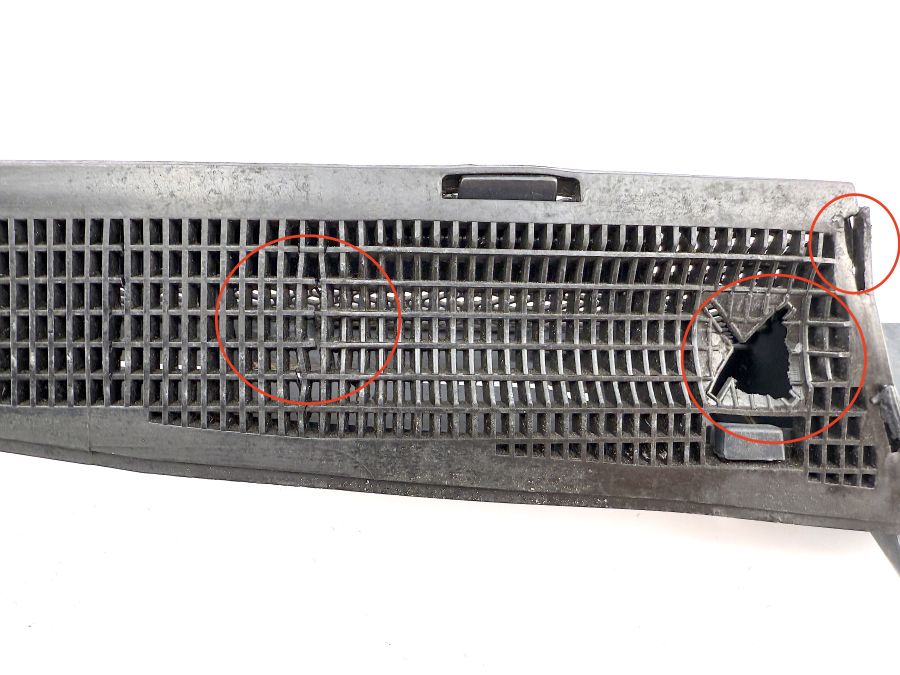 1296700208 | Mercedes SL500 | R129 Windshield cover right lower