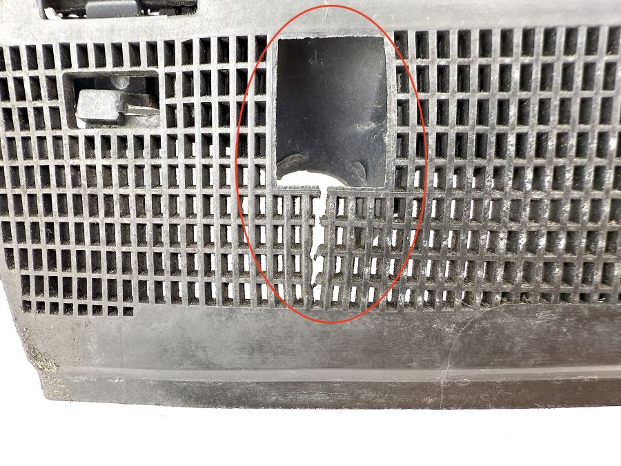 1296700208 | Mercedes SL500 | R129 Windshield cover right lower