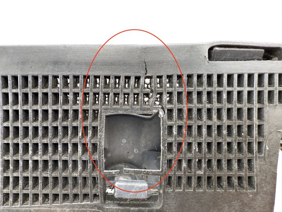 1296700208 | Mercedes SL500 | R129 Windshield cover right lower