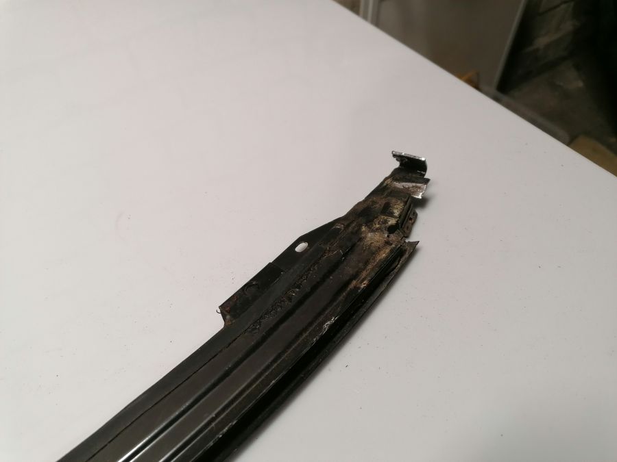 1296700421 1296700022 | Mercedes 500SL | R129 Molding windshield top