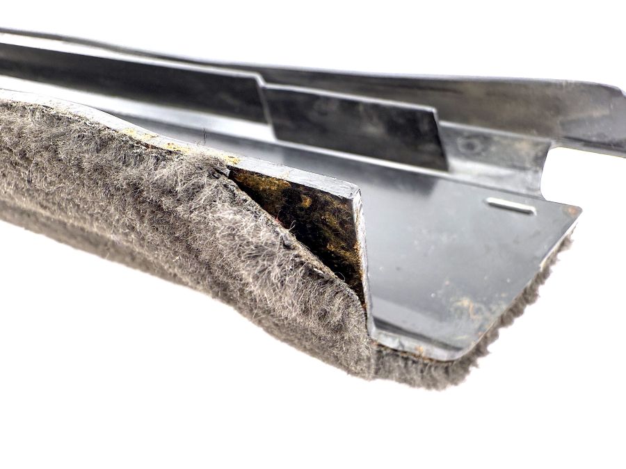 1296800135 | Mercedes SL500 | R129 Left door threshold pad