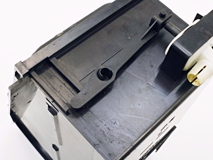 1296800158 1296830015 | Mercedes SL500 | R129 Center console storage box