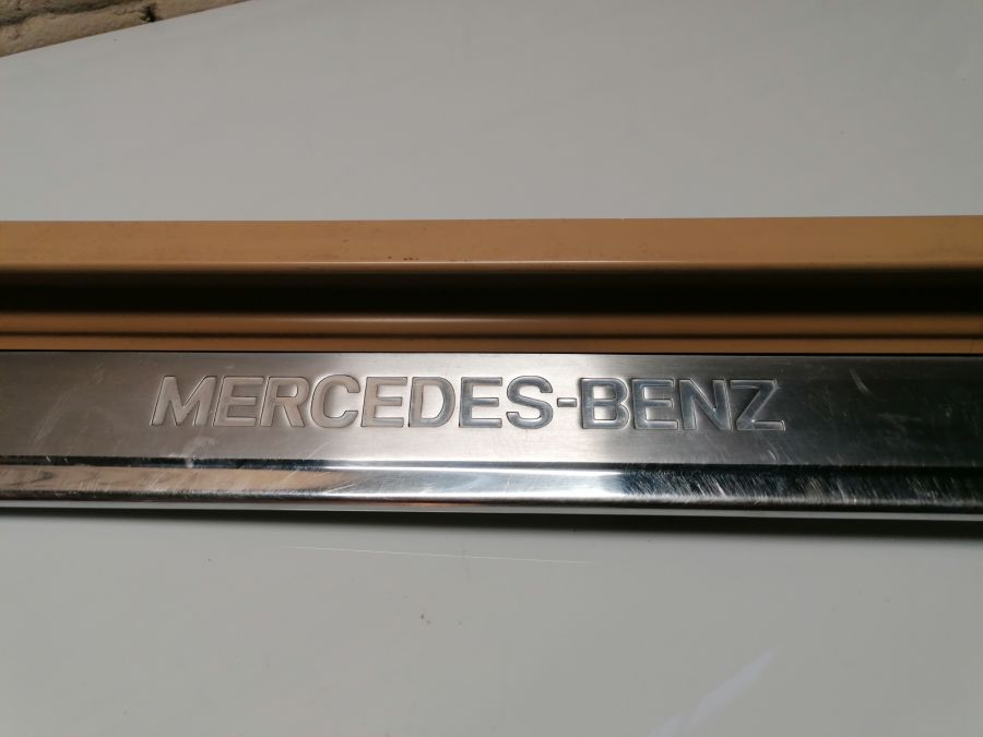 1296800435 | Mercedes 500SL | R129 Right side threshold pad