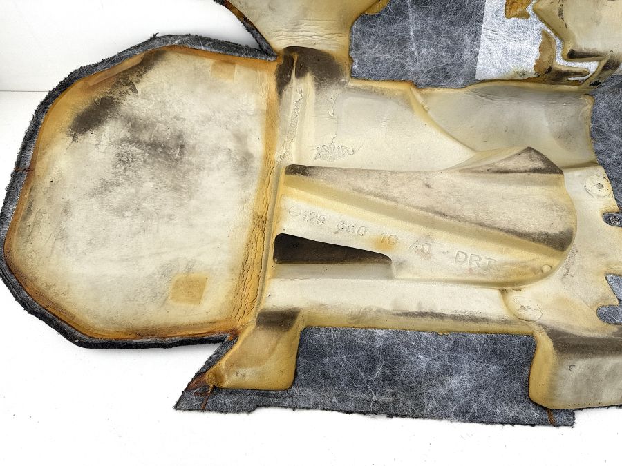 1296801040 | Mercedes SL500 | R129 Interior flooring carpet right side 1296801040 | Mercedes SL500 | R129 Interior flooring carpet right side