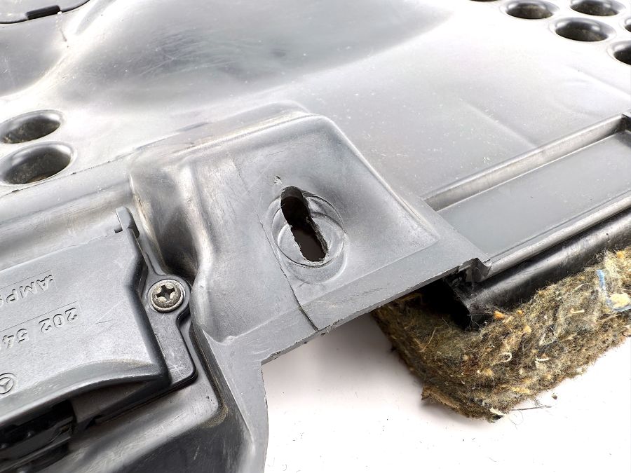 1296801617 | Mercedes SL500 | R129 Left lover dashboard cover