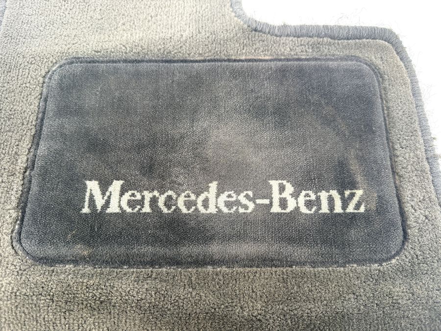 1296803540 | Mercedes SL500 | R129 Floor mats 1296803540 | Mercedes SL500 | R129 Floor mats